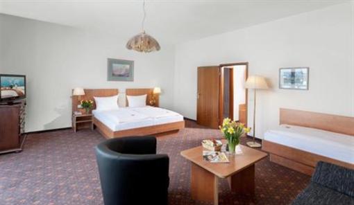 фото отеля Hotel Dreilanderbrucke