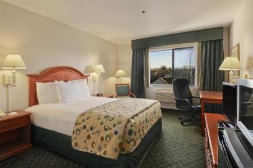 фото отеля Baymont Inn & Suites Bellingham