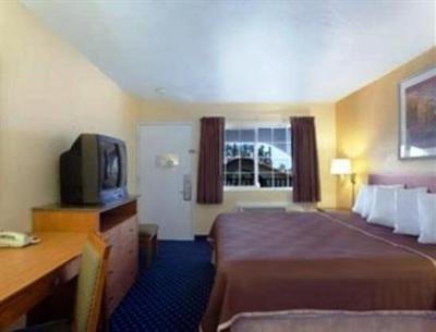 фото отеля Howard Johnson Express Inn National City San Diego South