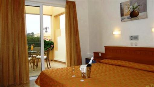 фото отеля Helios Apartments Nea Kydonia