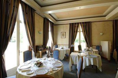 фото отеля Domaine Des Sequoias Hotel Bourgoin-Jallieu
