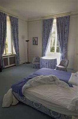фото отеля Domaine Des Sequoias Hotel Bourgoin-Jallieu