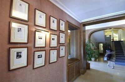 фото отеля Domaine Des Sequoias Hotel Bourgoin-Jallieu