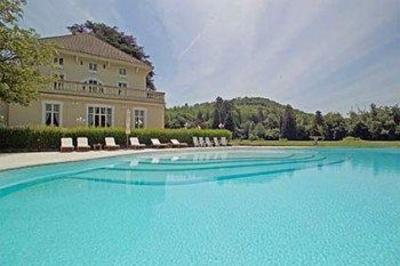 фото отеля Domaine Des Sequoias Hotel Bourgoin-Jallieu