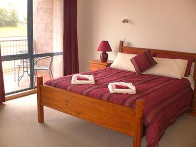 фото отеля Marsden Court Apartments Strahan