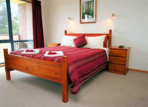 фото отеля Marsden Court Apartments Strahan