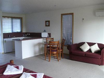 фото отеля Marsden Court Apartments Strahan