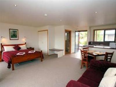 фото отеля Marsden Court Apartments Strahan