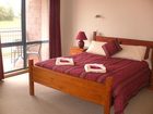 фото отеля Marsden Court Apartments Strahan