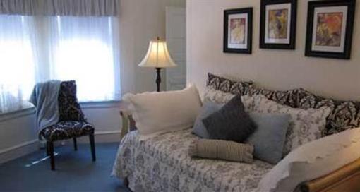 фото отеля Scarborough Inn Bed & Breakfast