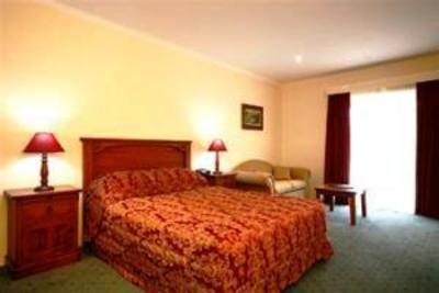 фото отеля BEST WESTERN Colonial Motor Inn