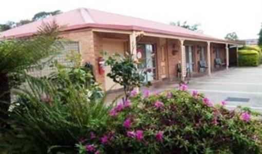 фото отеля BEST WESTERN Colonial Motor Inn