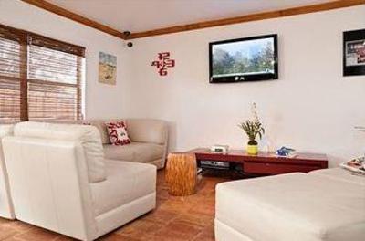 фото отеля Hollywood Beach Suites Hostel and Hotel