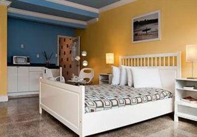 фото отеля Hollywood Beach Suites Hostel and Hotel