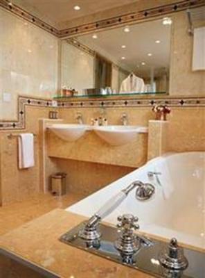 фото отеля Hotel de la Loze