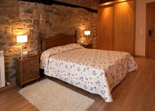 фото отеля Apartamentos Rurales Pedredo Arenas De Iguna