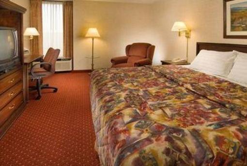 фото отеля Drury Inn & Suites Charlotte North