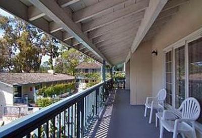фото отеля Dolphin Inn Carmel By the Sea