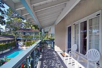 фото отеля Dolphin Inn Carmel By the Sea