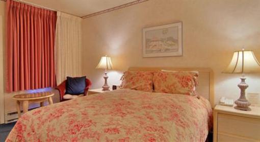 фото отеля Dolphin Inn Carmel By the Sea