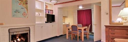 фото отеля Dolphin Inn Carmel By the Sea
