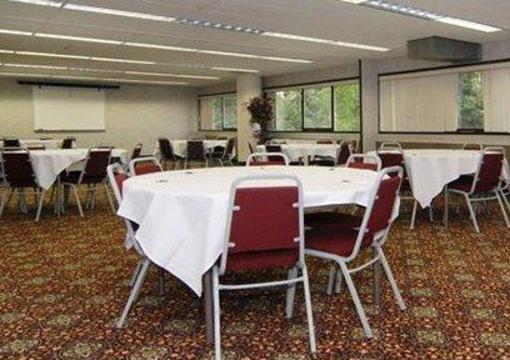 фото отеля Quality Inn & Suites Airport Anchorage
