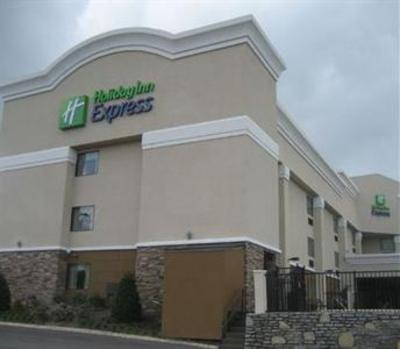 фото отеля Holiday Inn Express W-I40 Whitebridge Road