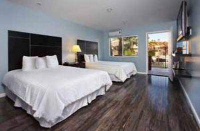фото отеля The Curve Palm Springs Hotel