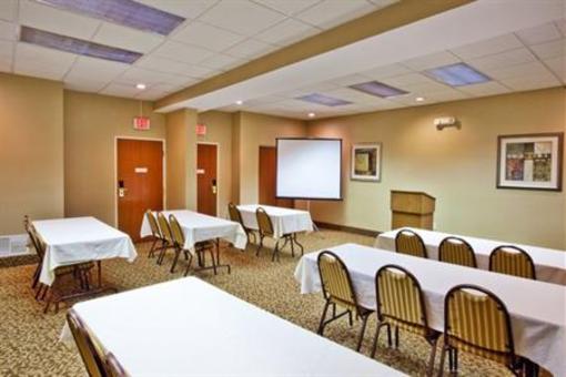 фото отеля Holiday Inn Express Atlanta - Gwinnett Mall
