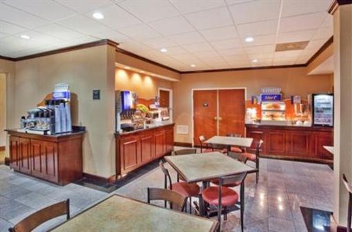 фото отеля Holiday Inn Express Atlanta - Gwinnett Mall