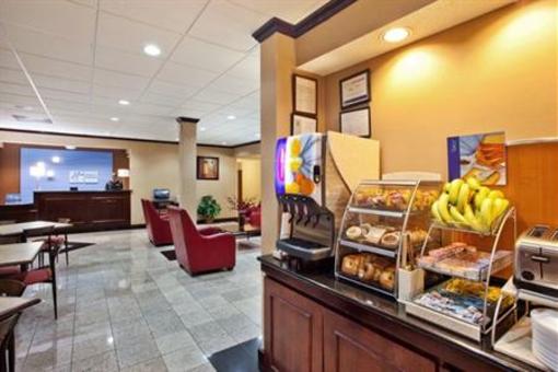 фото отеля Holiday Inn Express Atlanta - Gwinnett Mall
