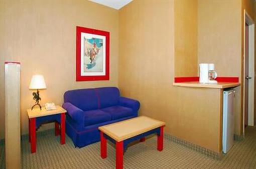 фото отеля Comfort Suites Saint Joseph (Missouri)