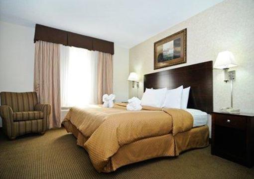 фото отеля Comfort Suites Saint Joseph (Missouri)