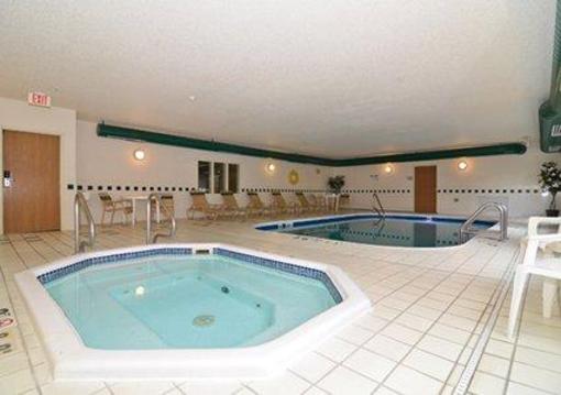 фото отеля Comfort Suites Saint Joseph (Missouri)