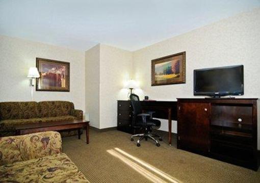 фото отеля Comfort Suites Saint Joseph (Missouri)
