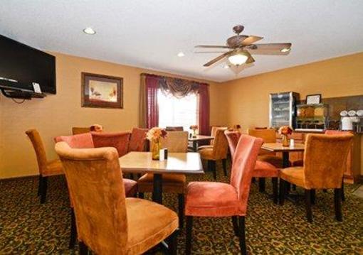 фото отеля Comfort Suites Saint Joseph (Missouri)