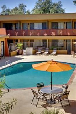 фото отеля Best Western Plus Royal Sun Inn & Suites