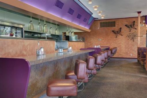 фото отеля Best Western Plus Royal Sun Inn & Suites