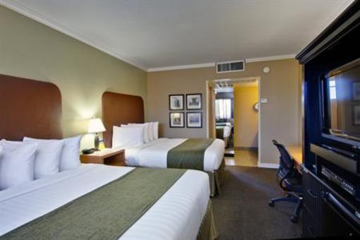фото отеля Best Western Plus Royal Sun Inn & Suites