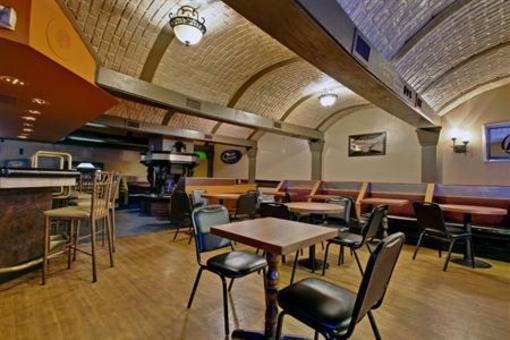 фото отеля Best Western Plus Royal Sun Inn & Suites