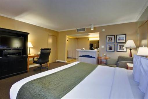 фото отеля Best Western Plus Royal Sun Inn & Suites