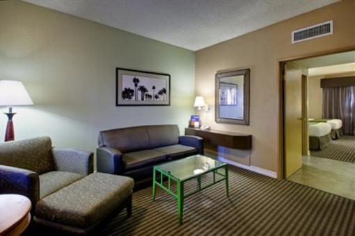 фото отеля Best Western Plus Royal Sun Inn & Suites
