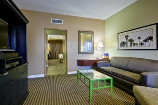 фото отеля Best Western Plus Royal Sun Inn & Suites