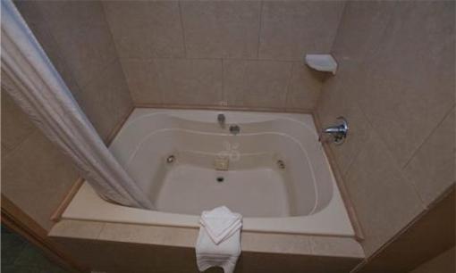 фото отеля Best Western Plus Royal Sun Inn & Suites