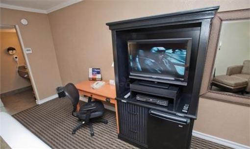 фото отеля Best Western Plus Royal Sun Inn & Suites