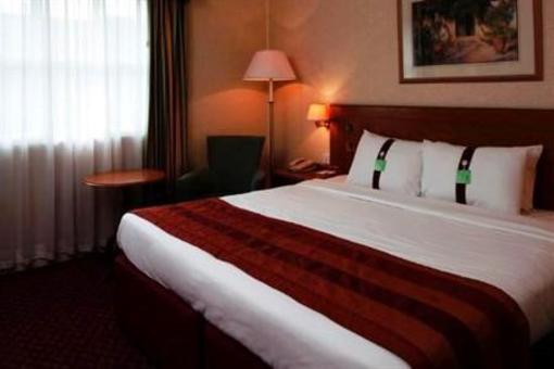 фото отеля Holiday Inn Reading West