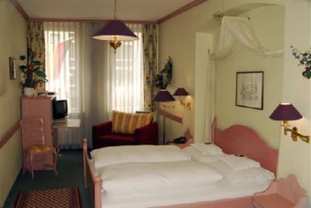 фото отеля Hotel Am Josephsplatz