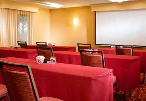 фото отеля Courtyard by Marriott Dallas Arlington by the Ballpark