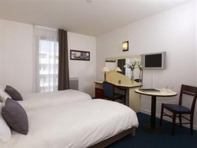 фото отеля Appart City Nantes Chateau