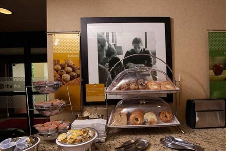 фото отеля Hampton Inn Pittsburgh Airport
